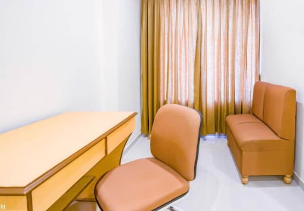 Deluxe Room - Photo 7