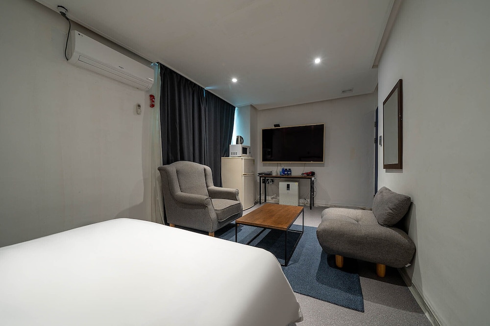 Standard Room - Photo 8