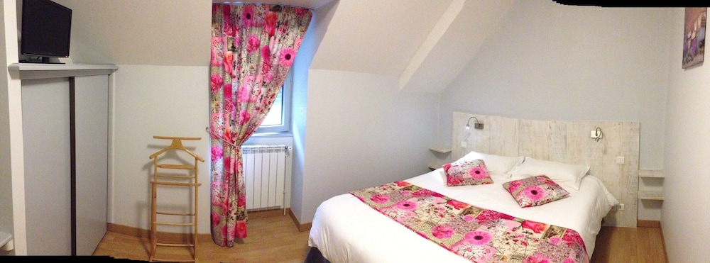 Double Room, Ensuite ( Chambre Superieure) photo 2