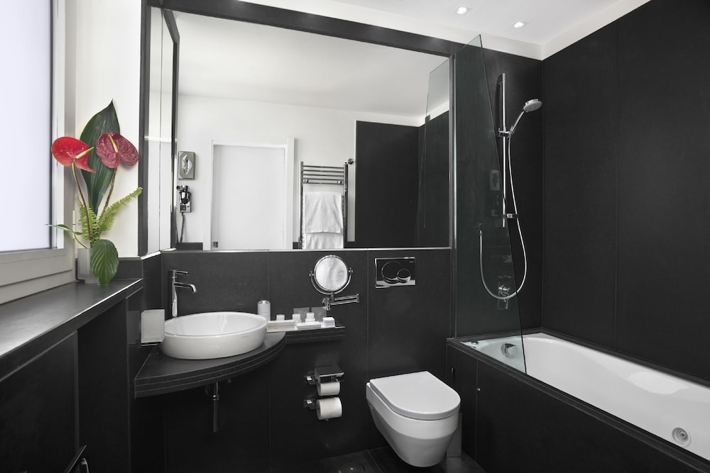 Deluxe Suite, 1 Queen Bed, Hot Tub - Photo 6