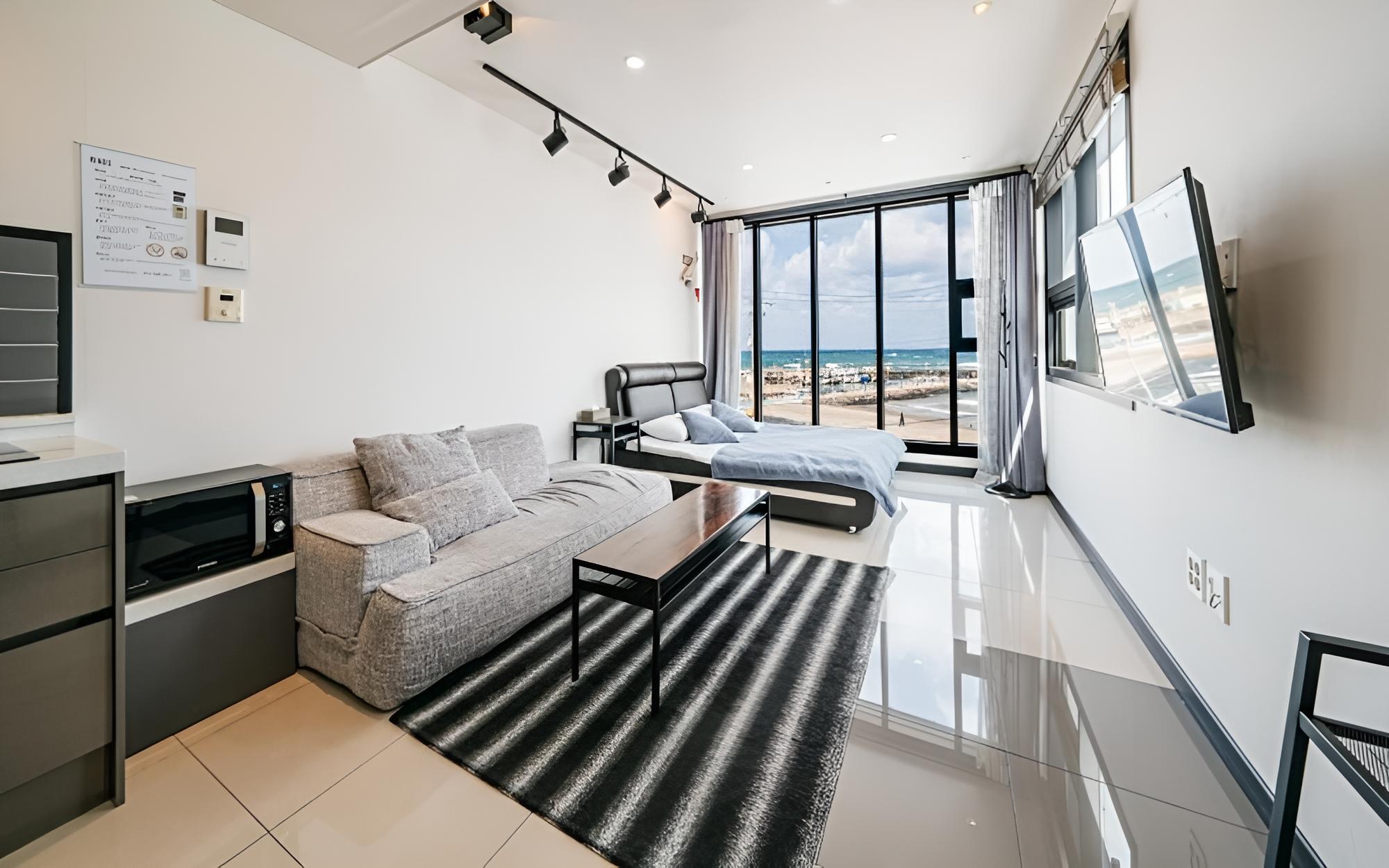 Room (Building B Room 301 (Ocean view no sp)