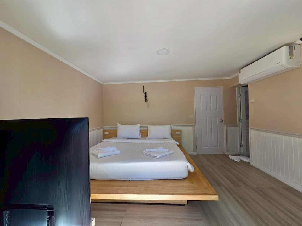 Superior Suite - Photo 5