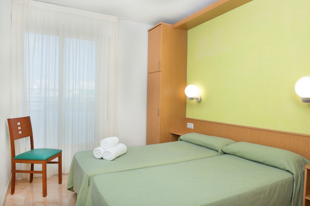 Two-Bedroom Apartment (2 Adults + 2 Children) photo 2