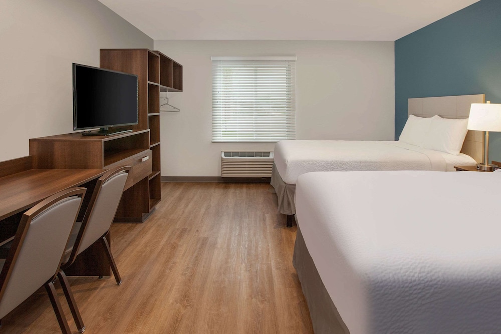 Standard Studio, 2 Queen Beds, Kitchen