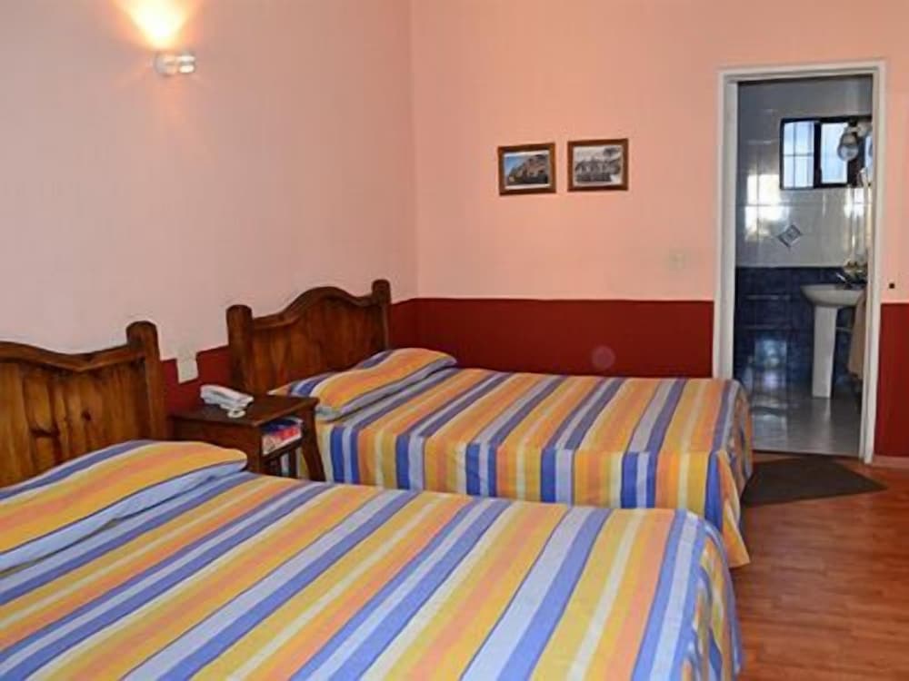 Basic Quadruple Room photo 3