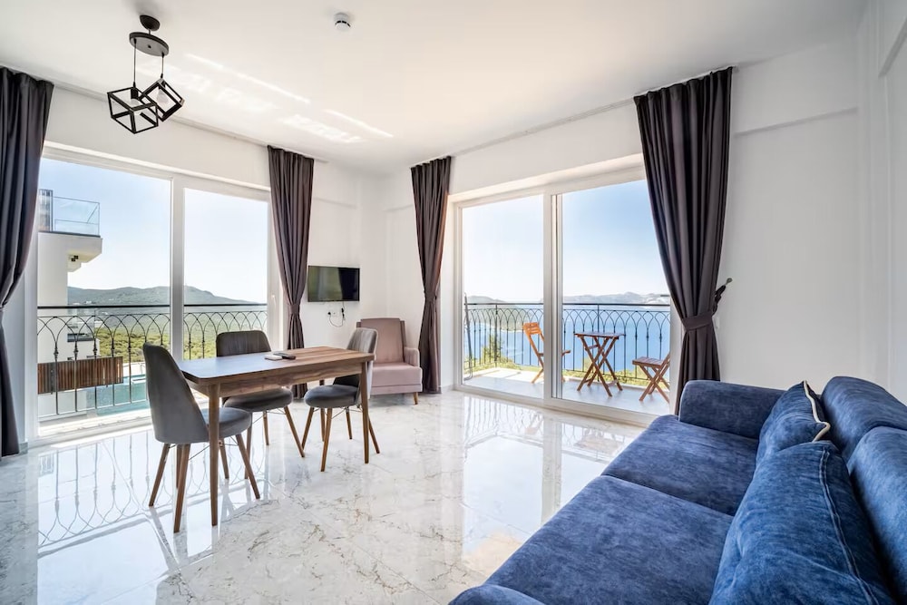 Basic Apartment, Balcony, Sea View