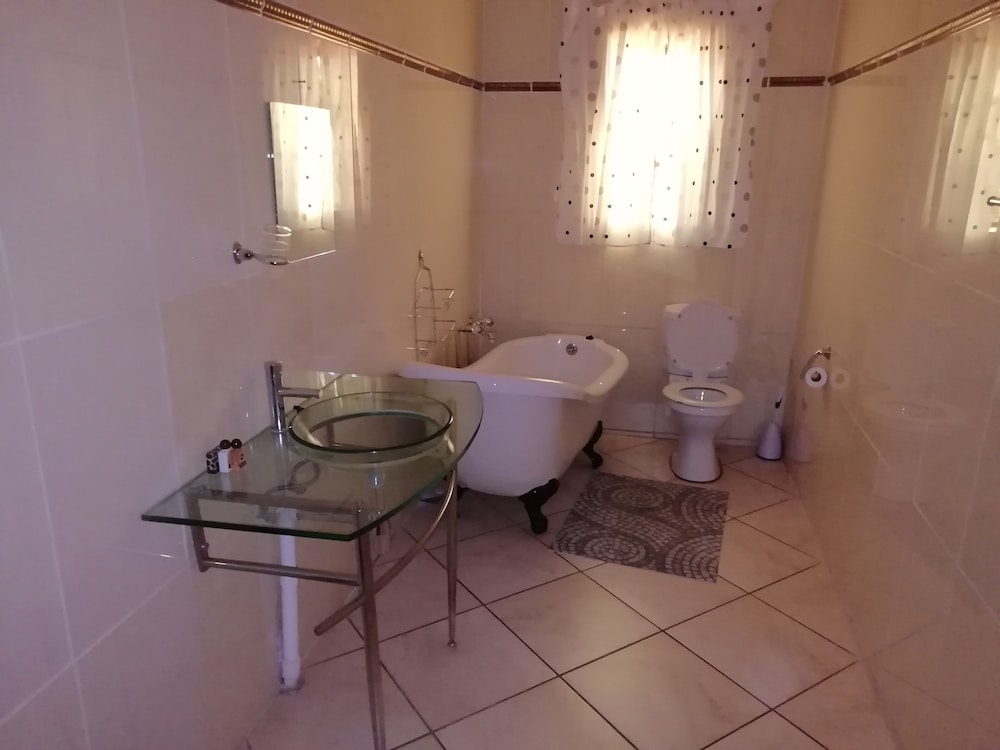 Basic Single Room photo 3