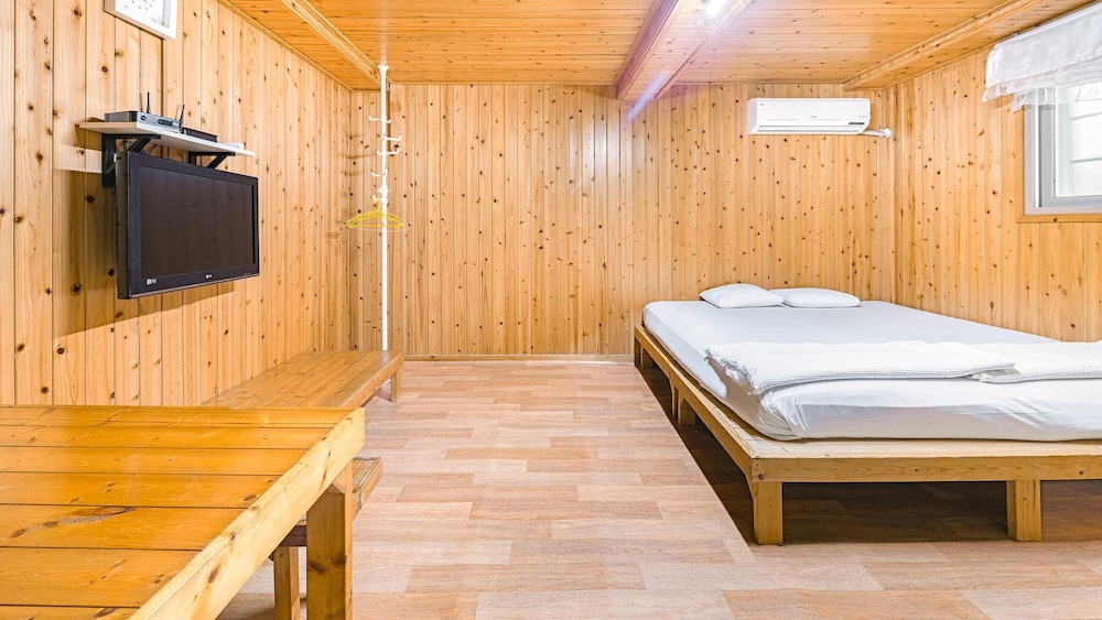 Basic Room, 1 Bedroom (Big Room (103ho)) - Photo 5