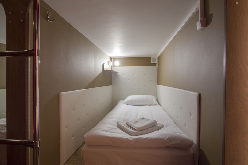 Standard Double Room, 2 Double Beds, Non Smoking photo 1