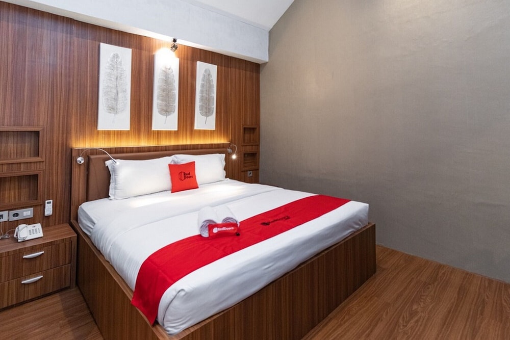 Premium Room (RedDoorz) - Photo 1