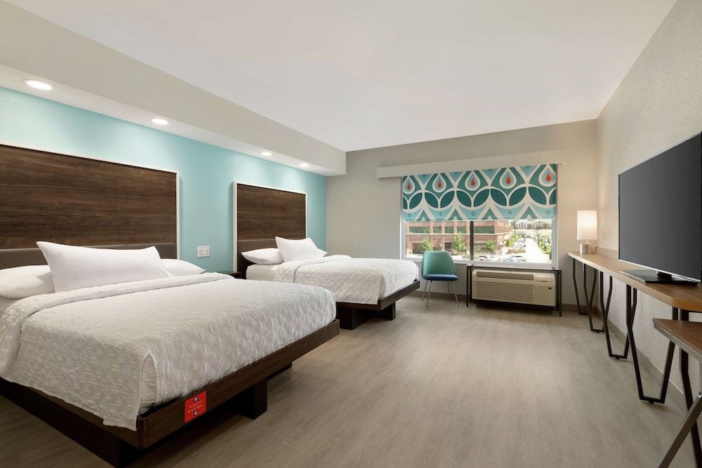 Room, 2 Queen Beds, Accessible, Bathtub photo 3