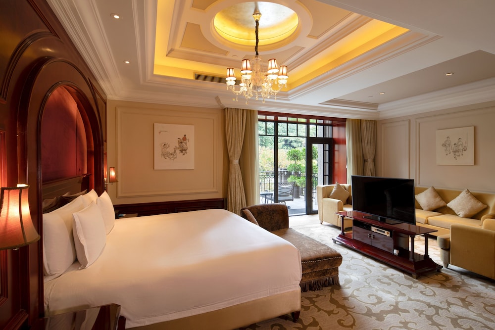 Premium Room (Upgraded) - Photo 4