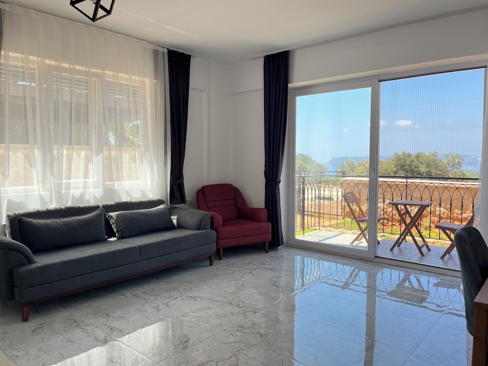 Basic Apartment, Balcony, Partial Sea View