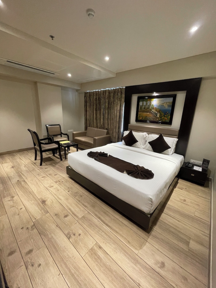 Luxury Suite photo 3