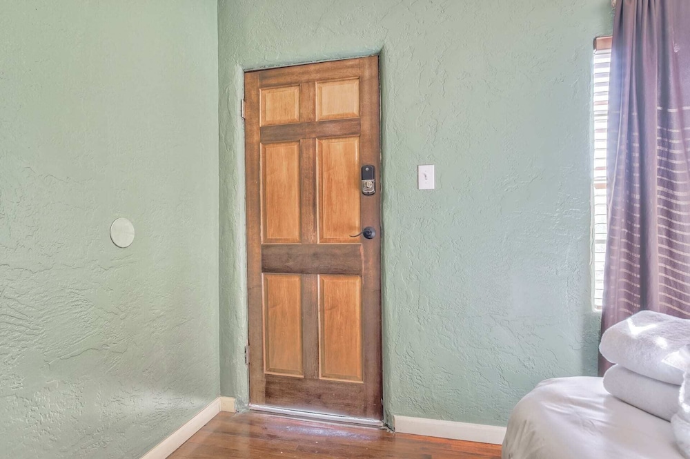 Apartment (1 Bedroom)