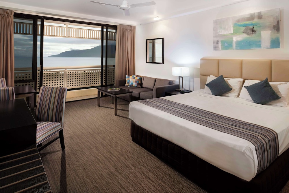 Executive Room, 1 Queen Bed, Ocean View - Photo 5