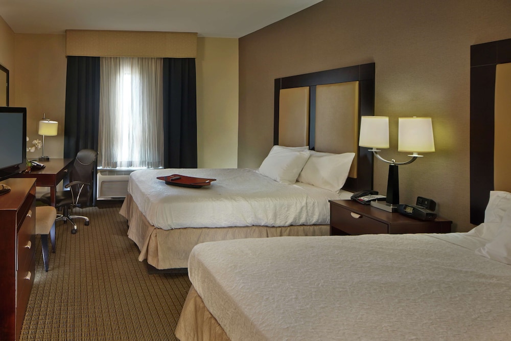 Room, 2 Double Beds, Accessible, Bathtub - Photo 2