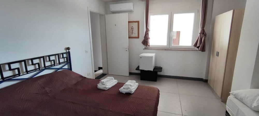 Design Room, 1 Queen Bed, Non Smoking, Garden View photo 1