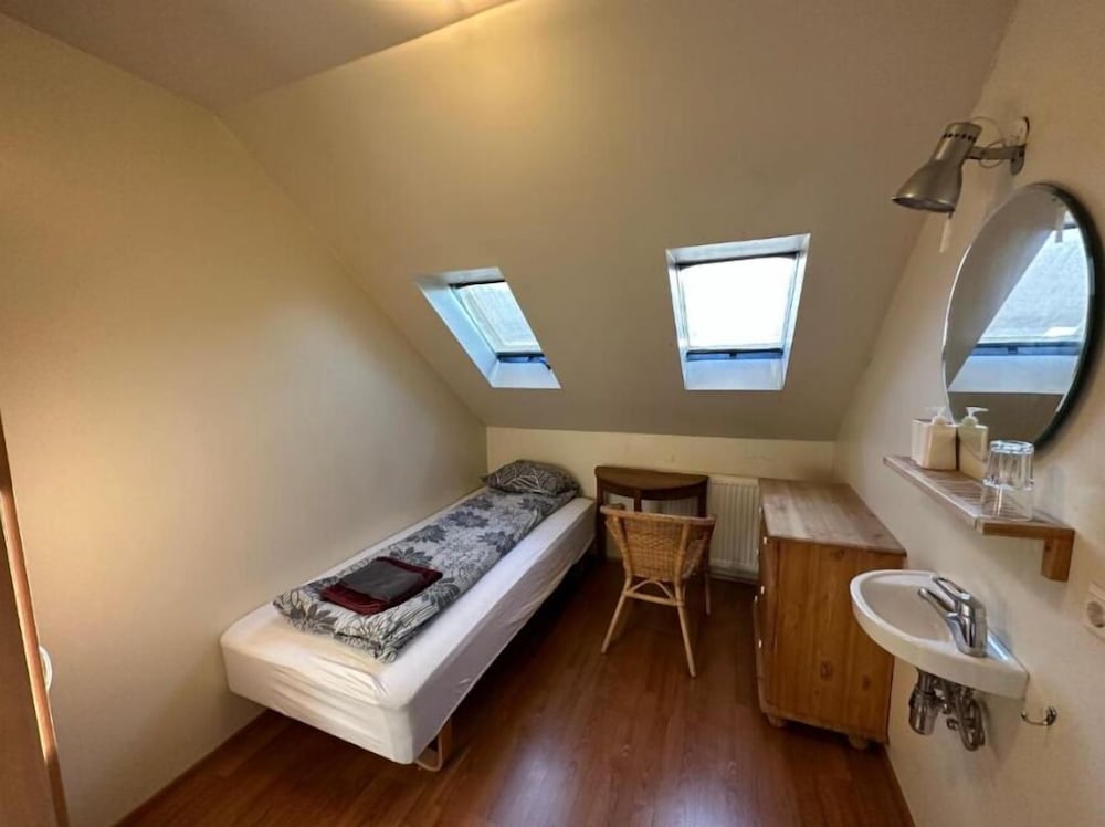 Basic Double or Twin Room photo 2