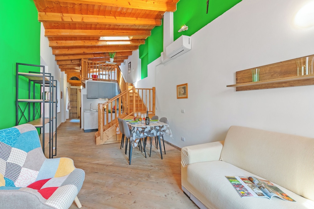 Family Apartment, Multiple Bedrooms (Nido dell'Usignolo)