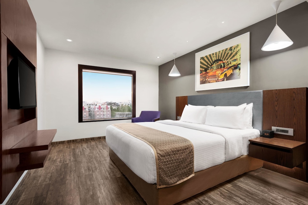 Deluxe Room, 1 Queen Bed, Smoking