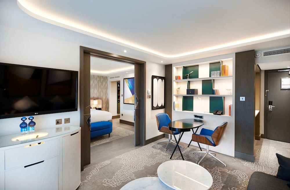 Executive Suite, 1 King Bed (With Lounge Access)