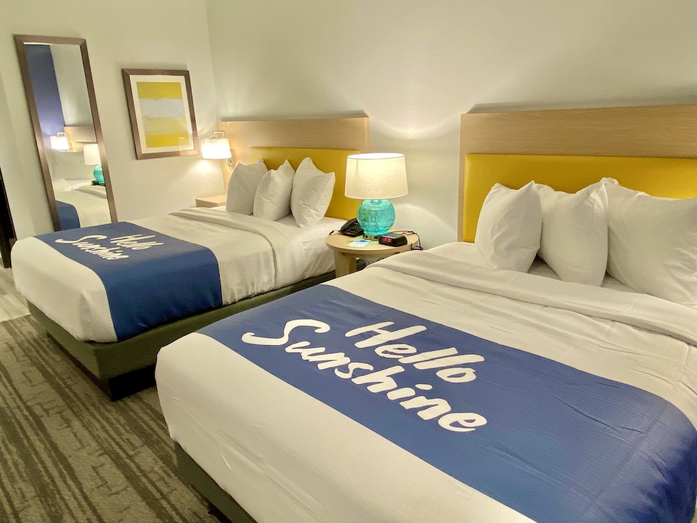 Room, 2 Queen Beds, Accessible, Non Smoking - Photo 2