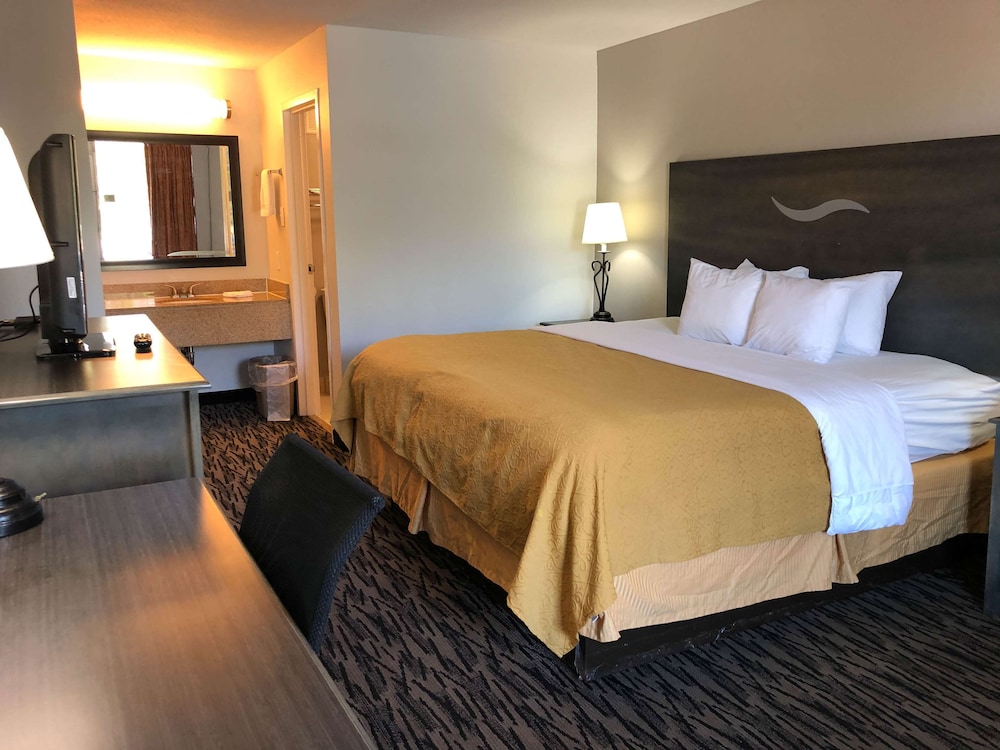 Deluxe Room, 1 King Bed, Accessible, Non Smoking photo 1