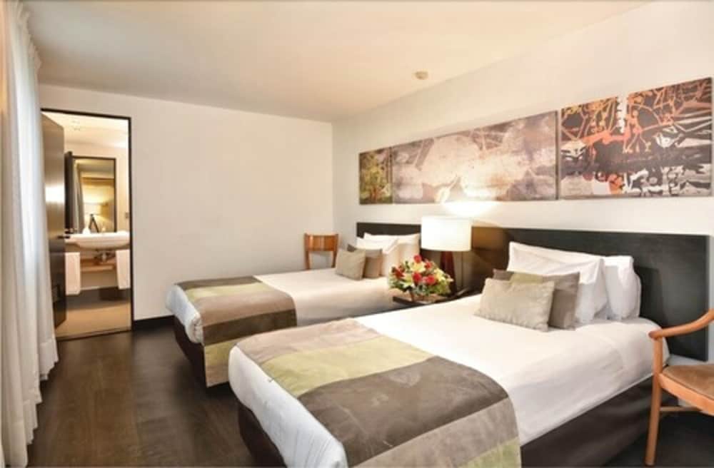 Junior Suite, 2 Twin Beds photo 3