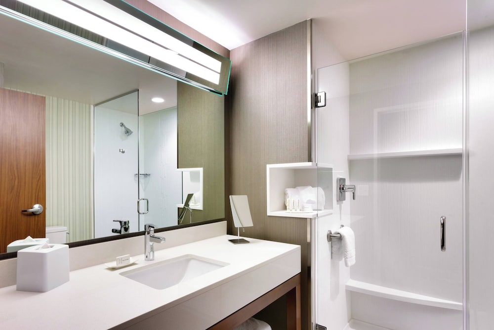 King Room - Hearing Accessible