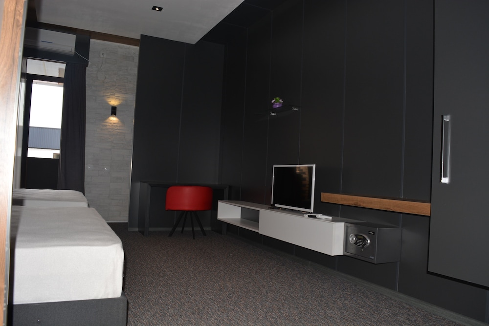 Quadruple Room, Balcony (25)