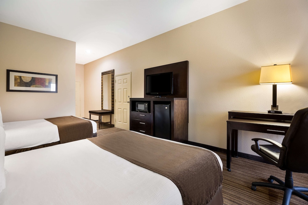Standard Room, 2 Queen Beds, Non Smoking photo 1