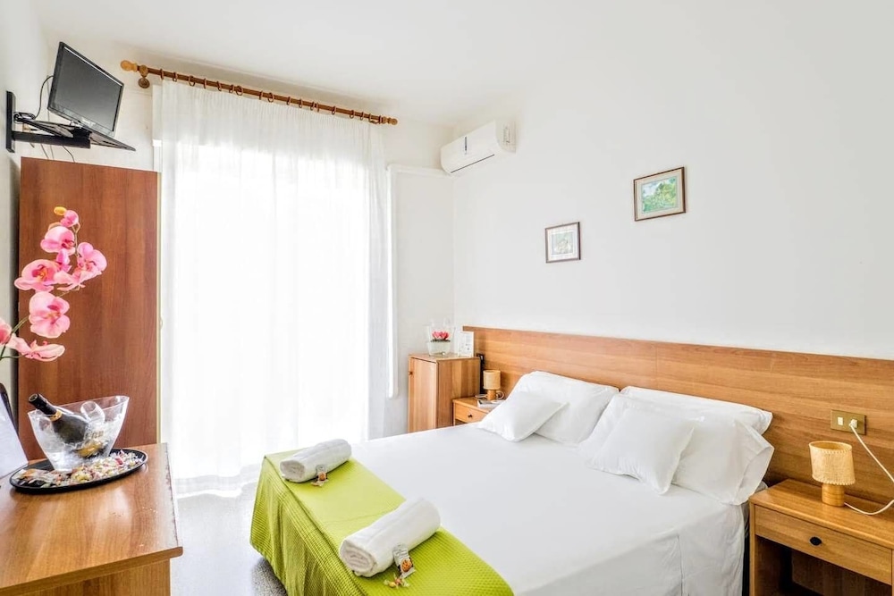 Quadruple Room, Balcony photo 3