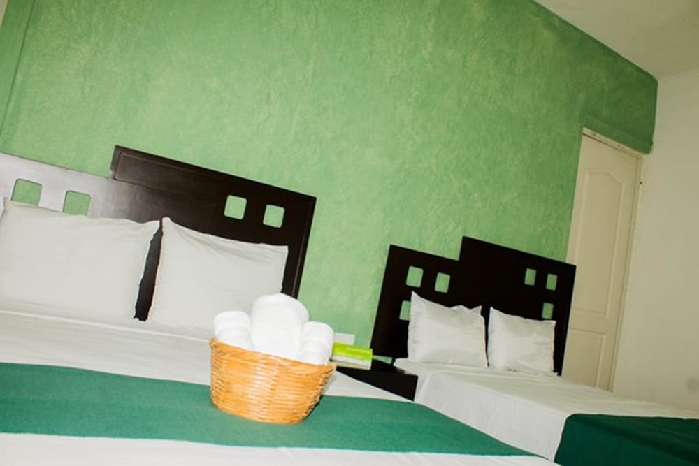 Standard Triple Room, 1 Bedroom, Private Bathroom photo 2