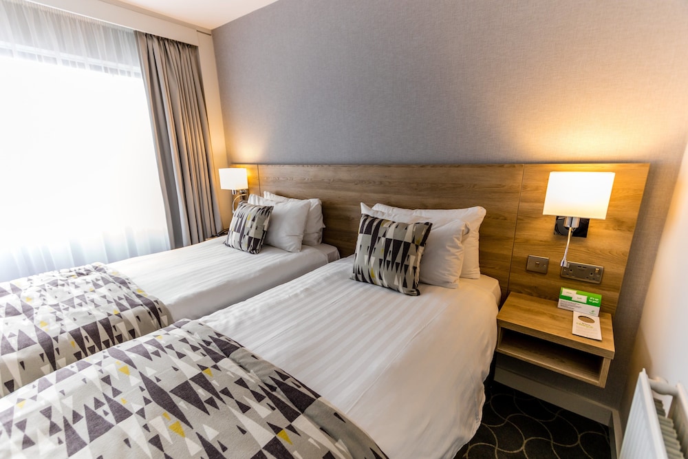 Standard Room, 2 Twin Beds - Photo 6