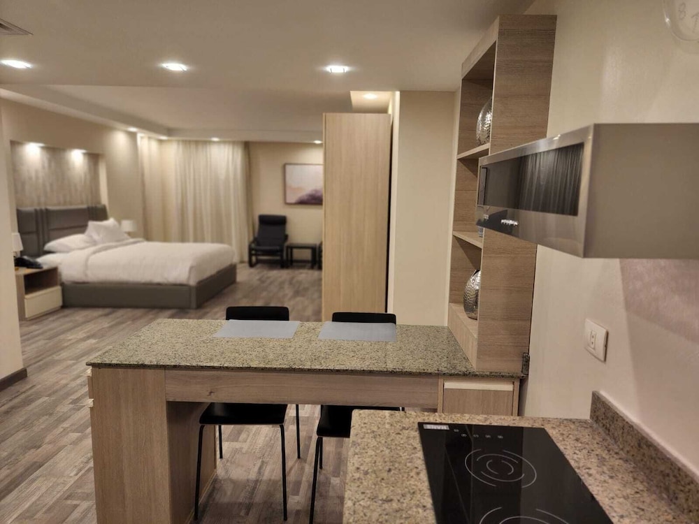 Premium Front Studio