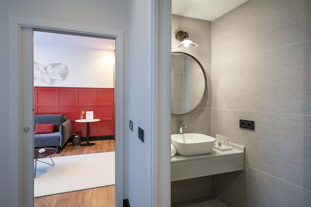 Junior Suite, River View (Single use) - Photo 5
