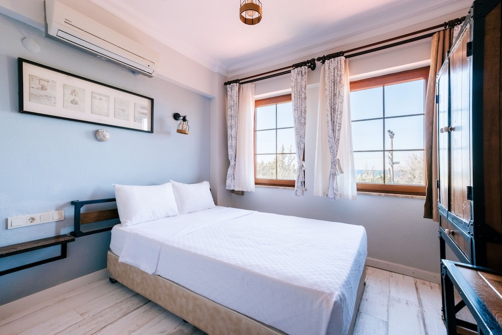 Basic Triple Room photo 1