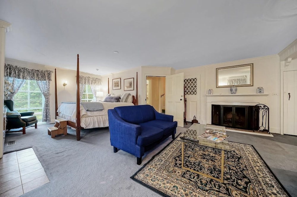 Cromwell Suite, Luxury King, Jacuzzi photo 2