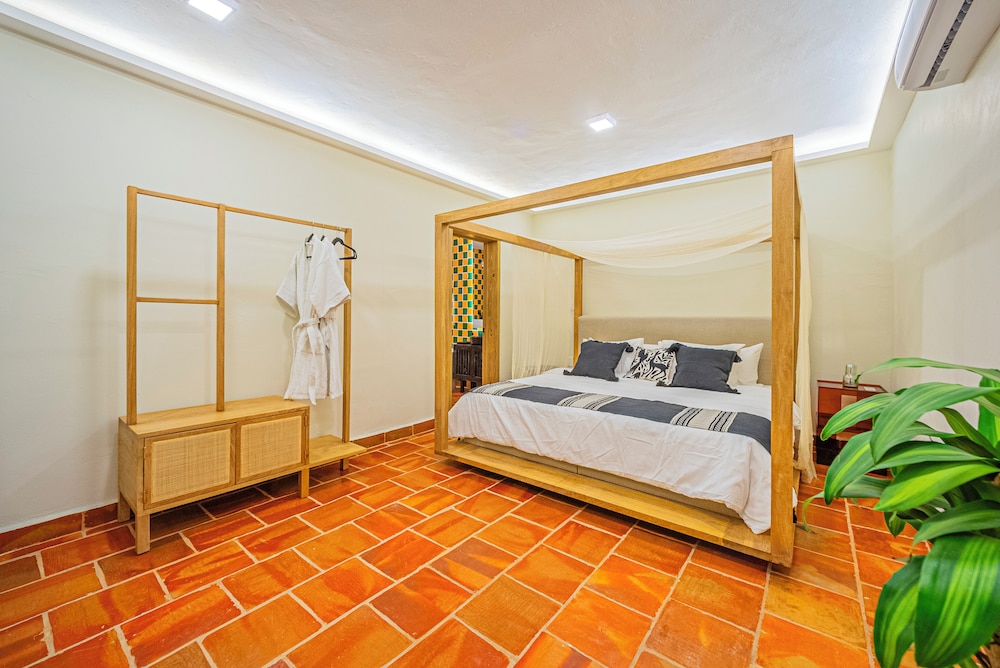 Junior Studio Suite