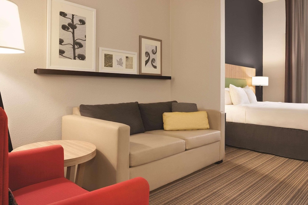 Studio Suite, 1 King Bed, Accessible, Non Smoking - Photo 3