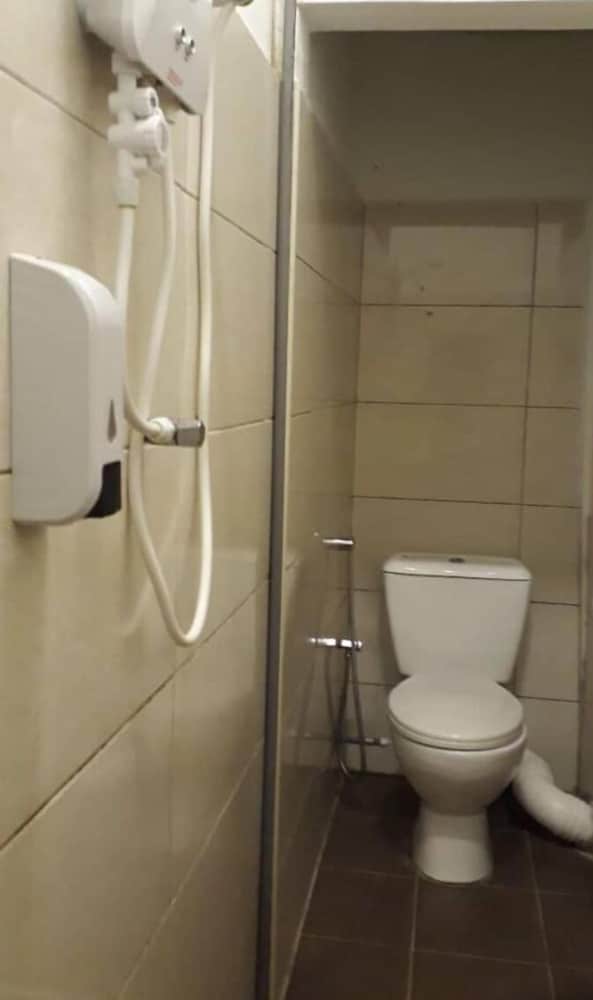 Budget Double Room, No Window photo 2