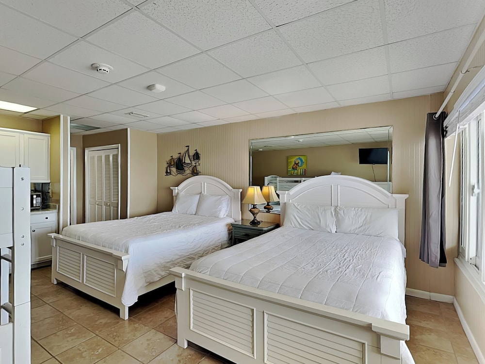 Condo, Multiple Beds, Balcony, Beach View (#520 - No Pets)