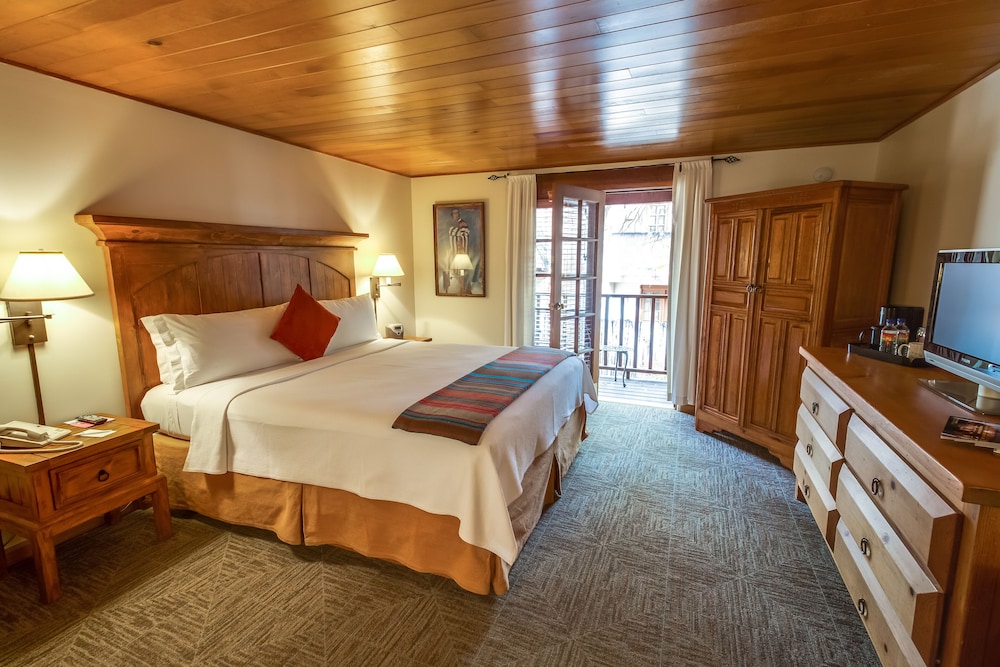 Traditional Room, 1 King Bed, Balcony (or Patio) - Photo 1