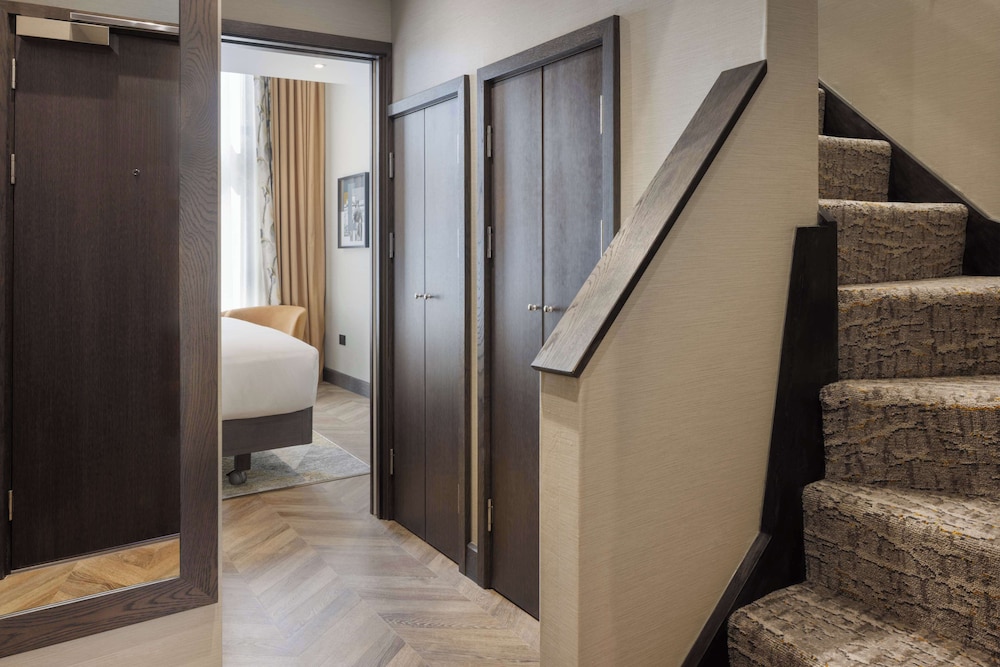 Suite, 1 King Bed
