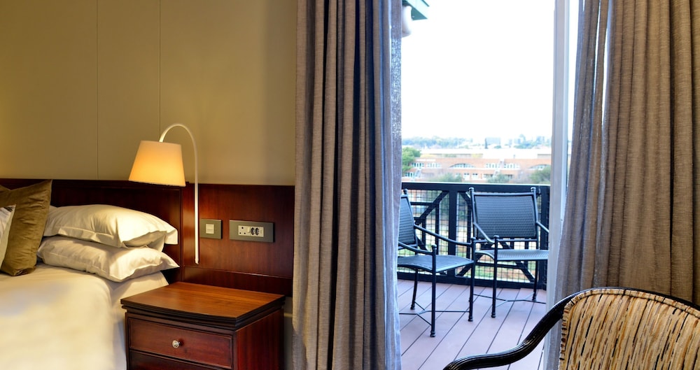 Executive Room - Photo 3