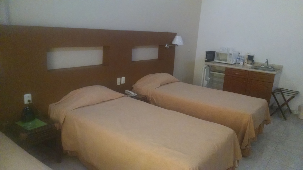 Standard Suite, Multiple Beds
