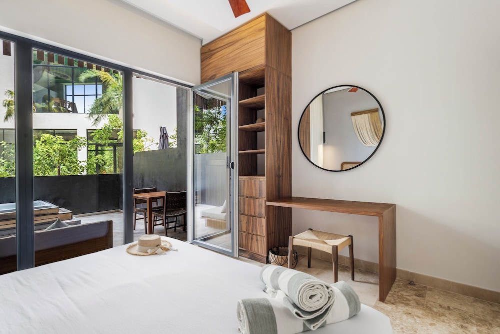 Superior Apartment, Garden View