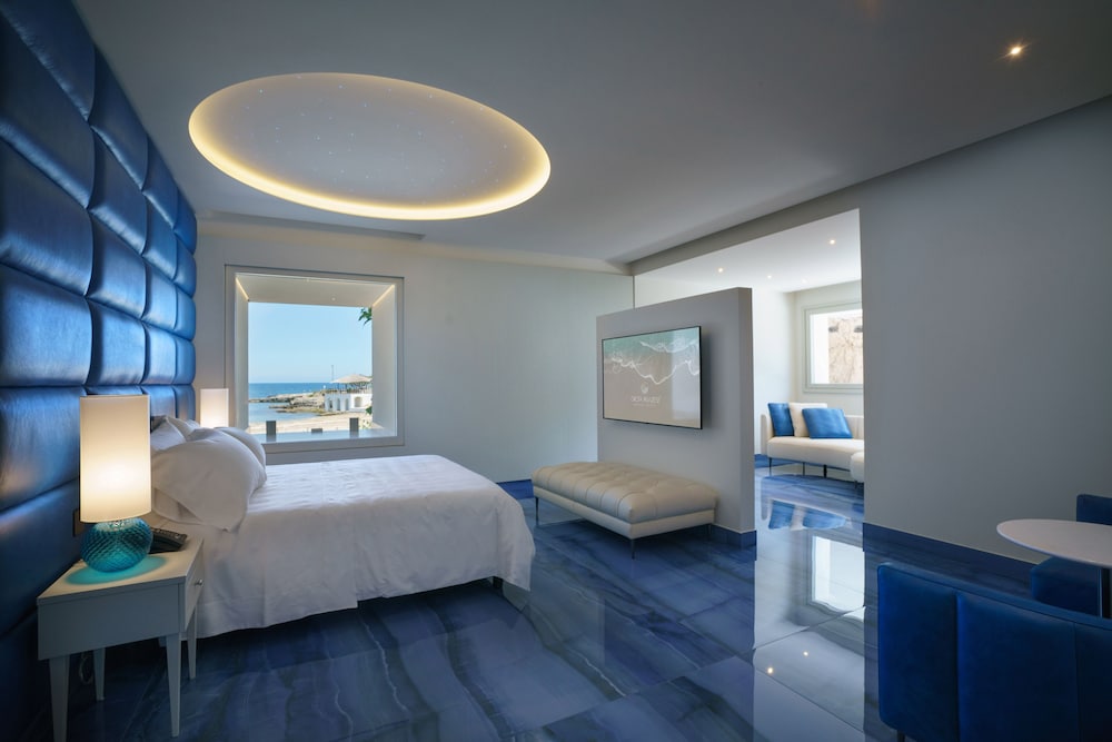 Suite 961