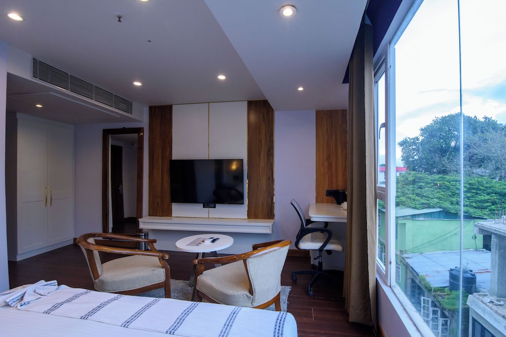 Deluxe Suite photo 2